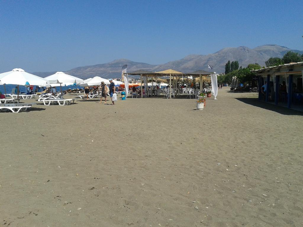 Akrogiali Beach Rooms Amarynthos Exteriér fotografie