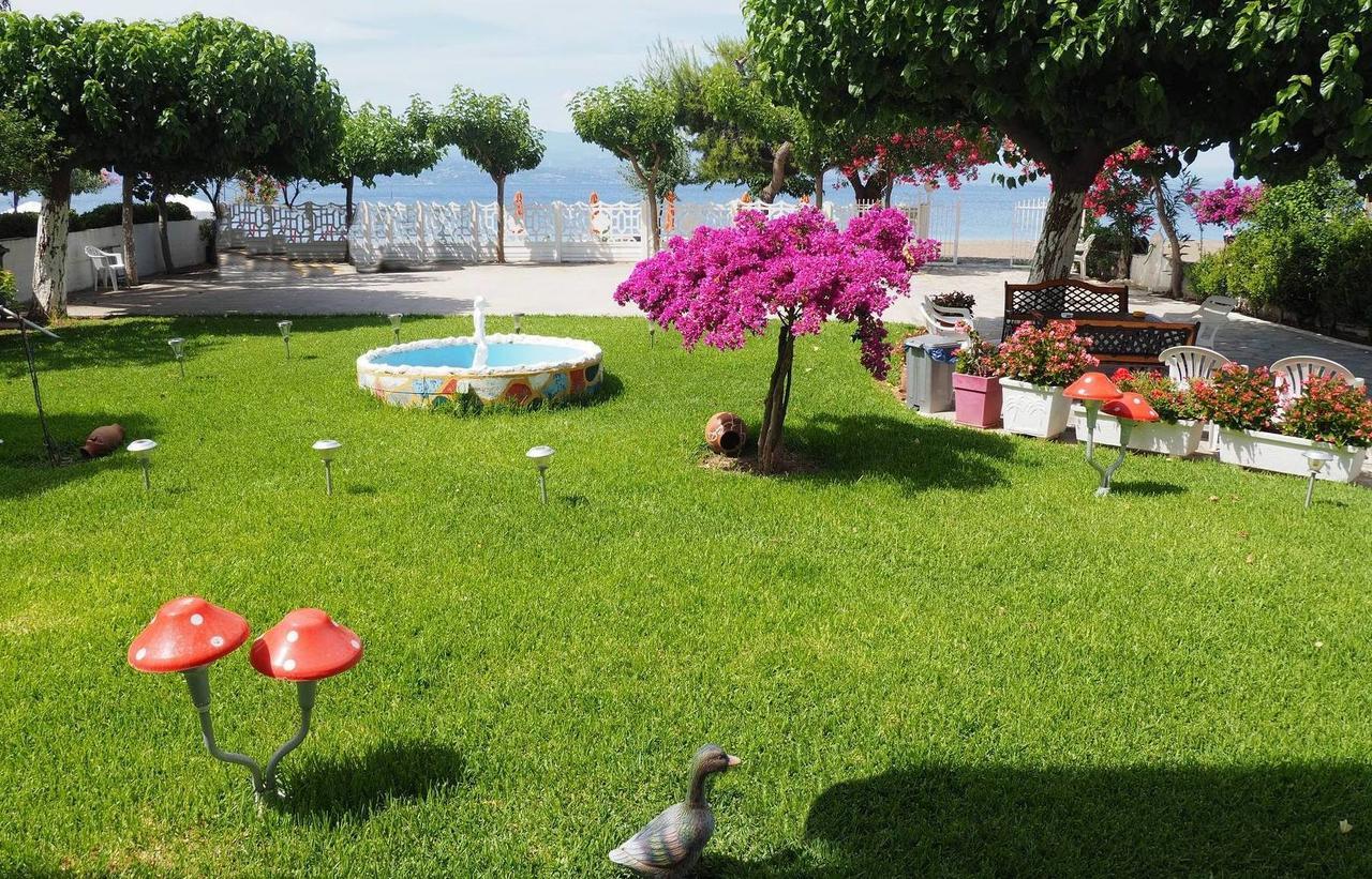 Akrogiali Beach Rooms Amarynthos Exteriér fotografie